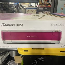 CRICUT EXPLORE AIR 2 w/ EASY PRESS 2 Bundle 