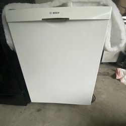 Botsh Dishwasher -Stainless Steel Interior, Like New