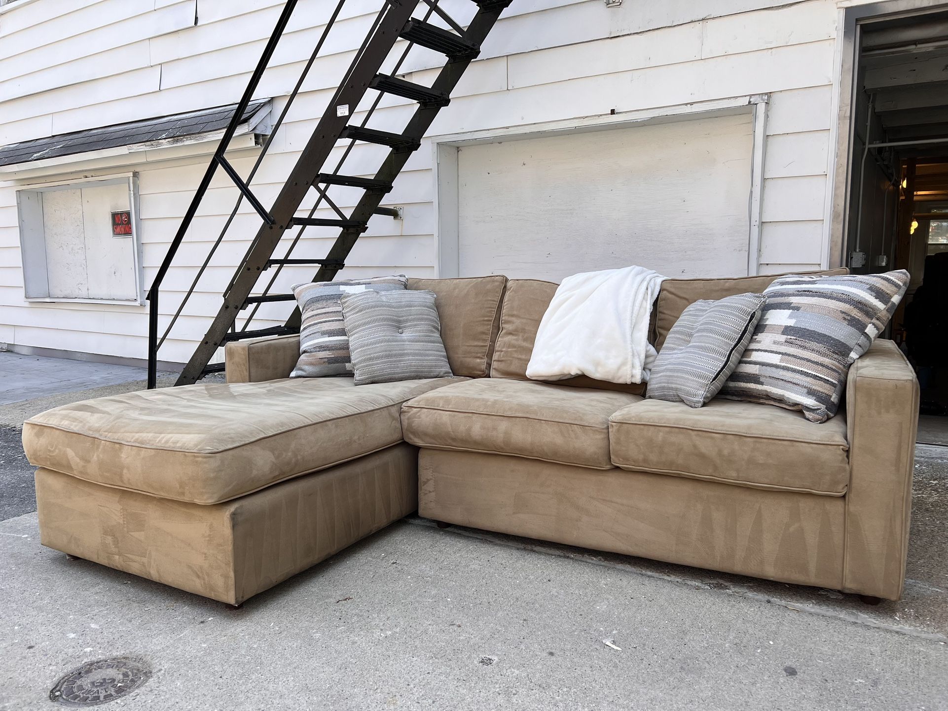 Down Feather Filled Sectional Sofa Right Chaise (🧼🚚DELIVERY AVAILABLE)