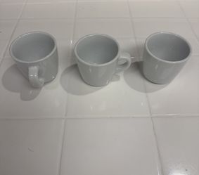 Williams-Sonoma Everyday White dinnerware set — 14 pieces