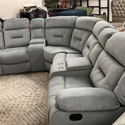 New Recliner Sectional Couch! Free Delivery 🚚!