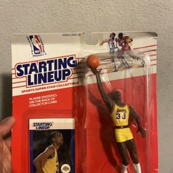 Vintage 1990’s NBA L.A Lakers Kareem Abdul-Jabbar Action Figure With Trading Cards