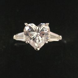 Size 7.5 sterling silver CZ heart ring
