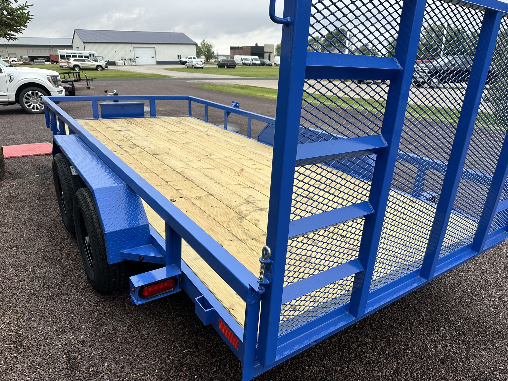2025 Tomahawk Trailer 82”W X 16’L