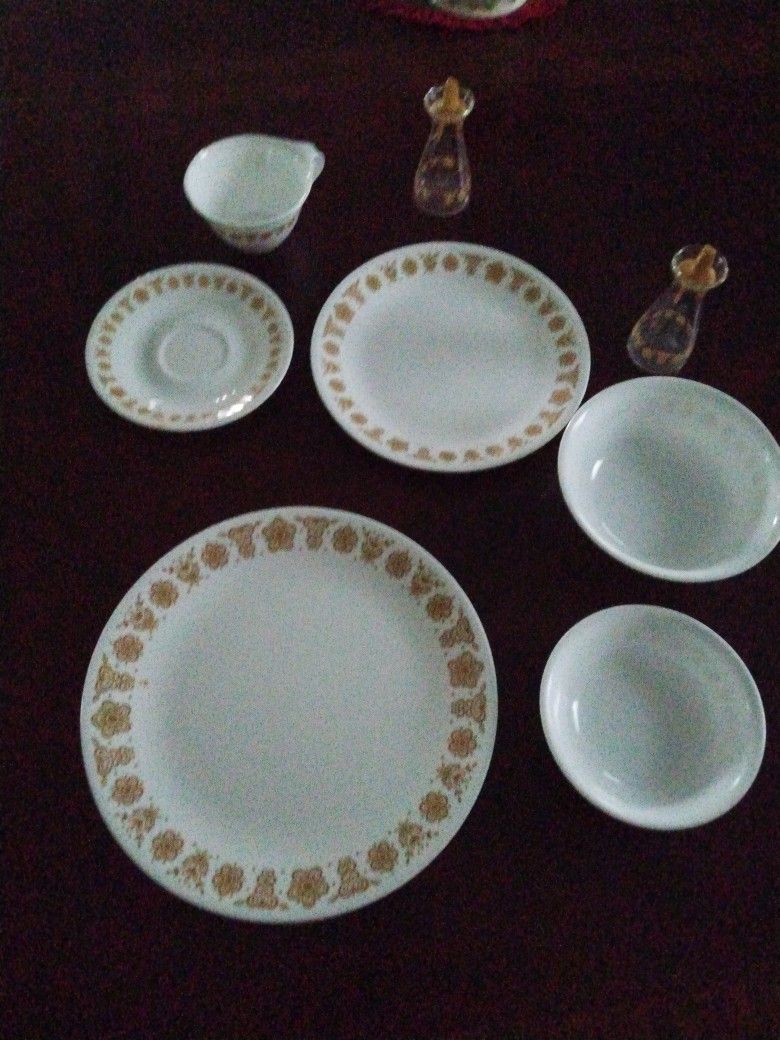 119 Piece Vintage Corelle Butterfly Gold Dinnerware Set