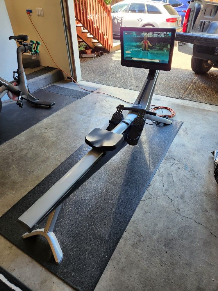 HYDROW -- Rowing Machine