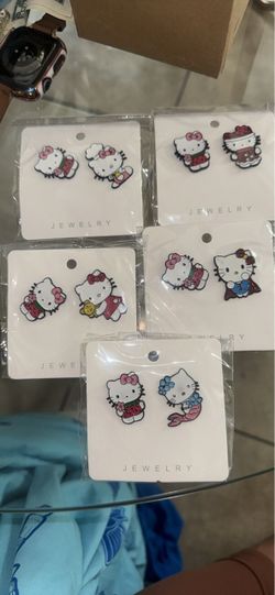 Hello kitty pins