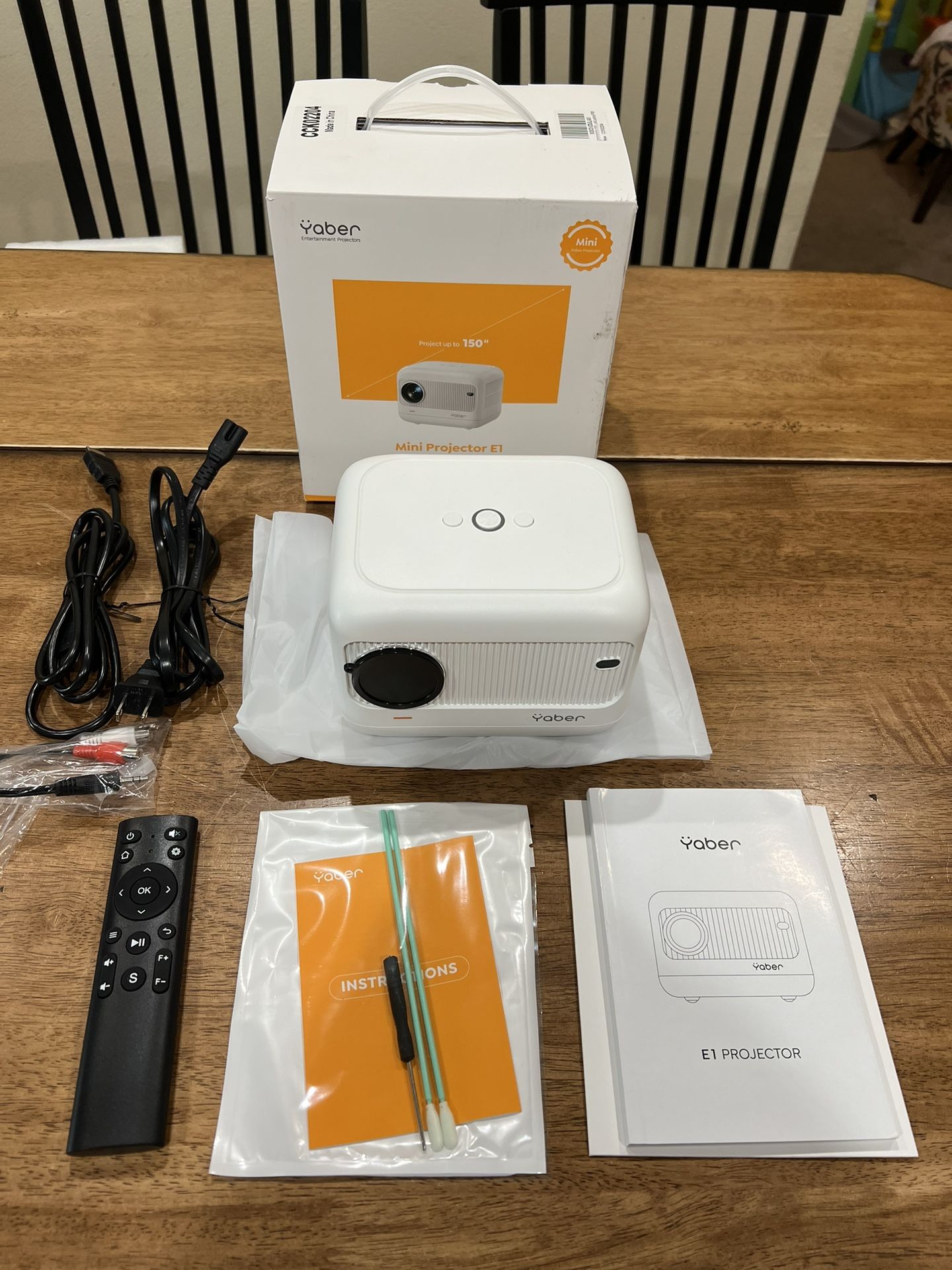 YABER Electric Focus Mini Projector E1, Project up to 150, Used Once