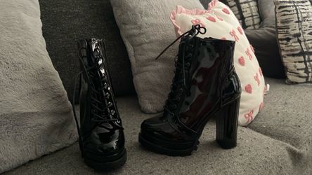 New black boots