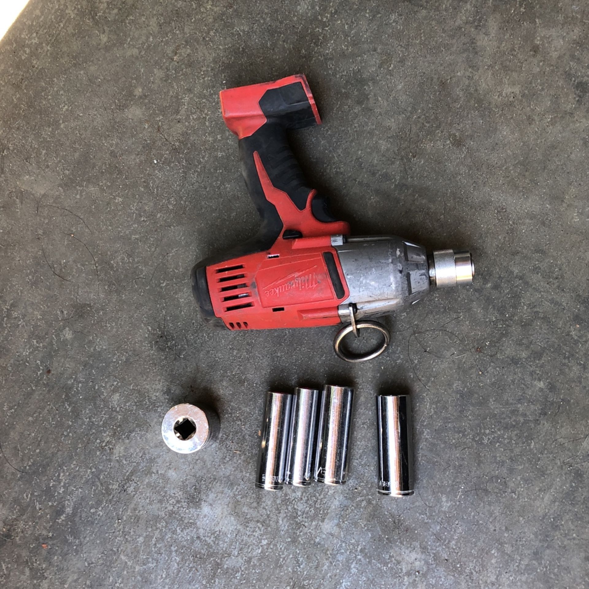 Milwaukee M18 7/16 Impact Wrench / Socket