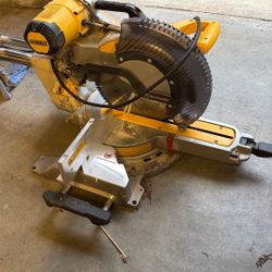 Dewalt 12inch DWS779