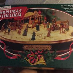 1997 Mr. Christmas: Brand new 32 Piece Animated Christmas in Bethlehem Collectible