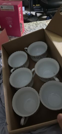 Set of 6 fine China tea cups