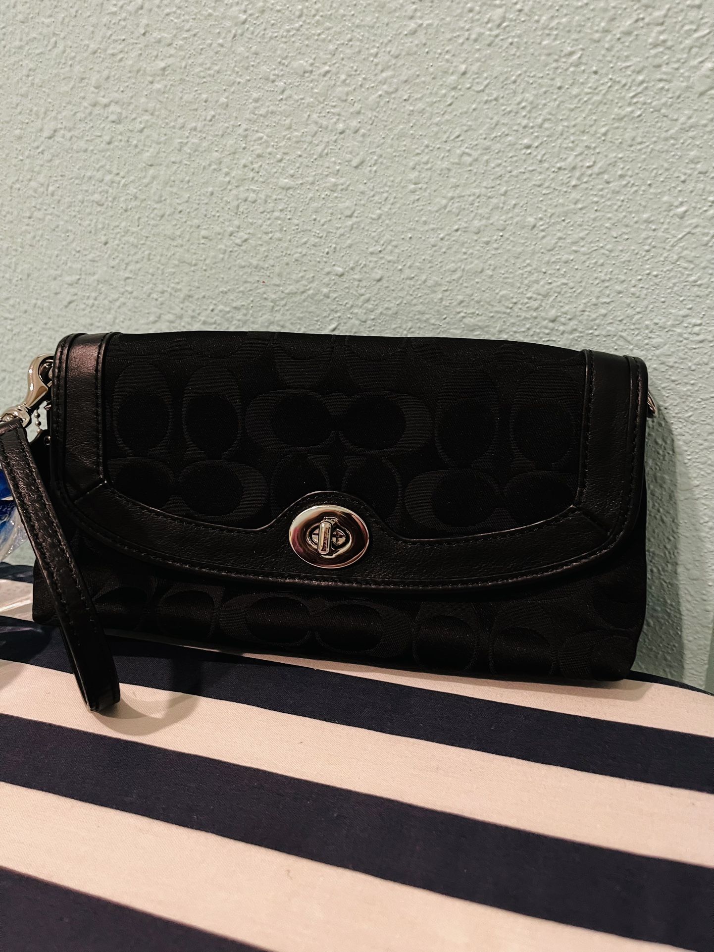 Coach Wristlet Leather And Fabric