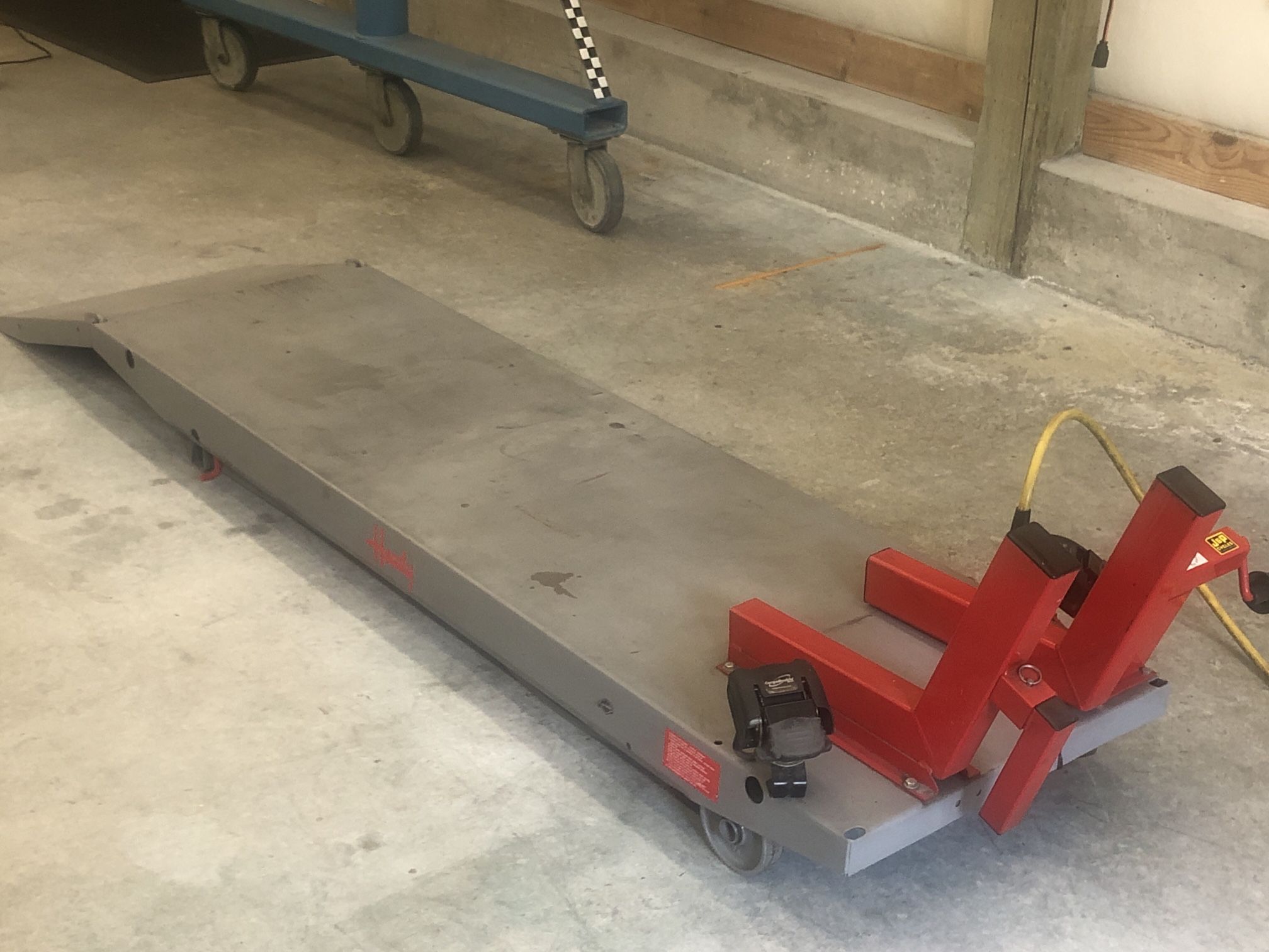 Handy Motorcycle Lift Table for Sale in Lynnwood, WA OfferUp
