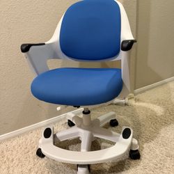 Ergonomic Kids Desk Chair with Footrest
