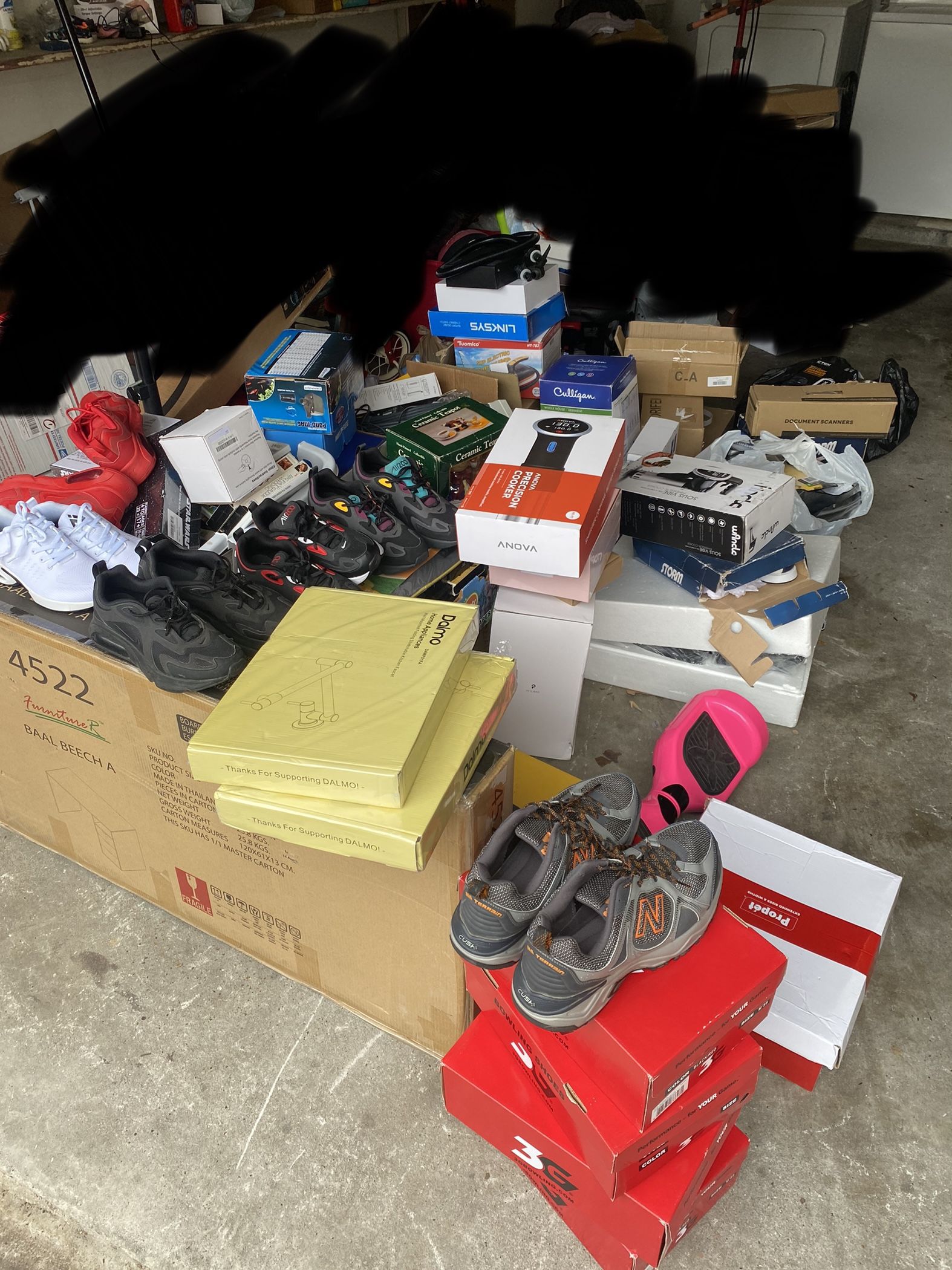 Selling Everything In My Garage/ Vendiendo Todo En El Garage