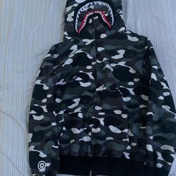 A Bathing Ape Hoodie(BAPE HOODIE)Send best OFFER