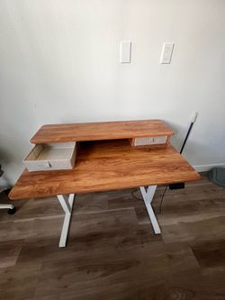 Height Adjustable Standing Desk + Pink Desk Chair – Excellent Condition