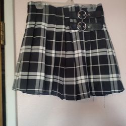 Black and white pleated skirt