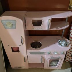 Retro Pink Kitchen 