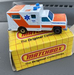 Vintage 1977 Matchbox Ambulance E-11 Paramedic Emergency 