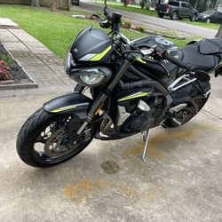 2022 Triumph Street Triple RS