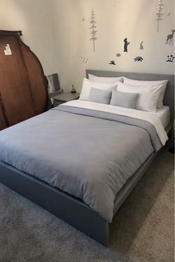 Queen bed