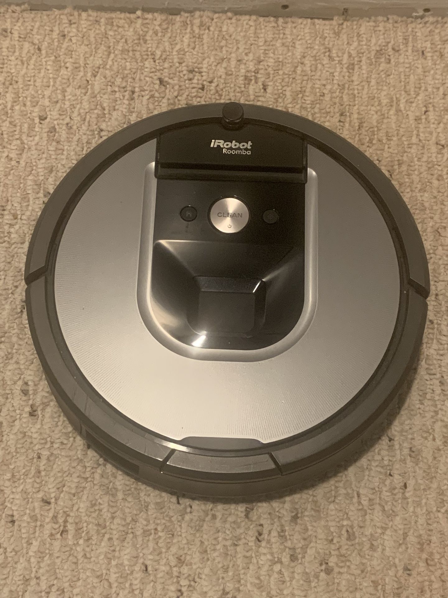 iRobot Roomba Vacuum Cleaner + Charging Dock