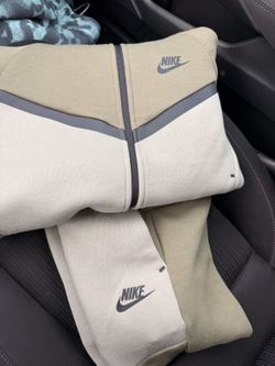Boys small Nike Tech Brand NEW