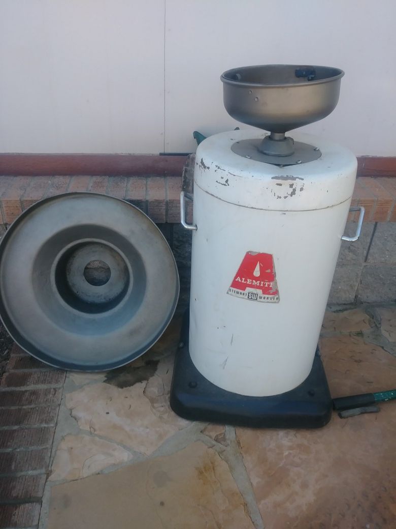 Antique Alemite/ Stewart Warner oil drain bin