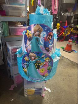 Rosalinda Mario pastel piñata
