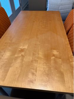 IKEA offers desk/Dining atable
