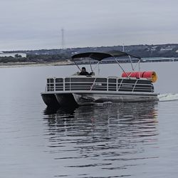 24ft Pontoon