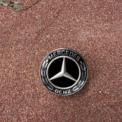 Mercedes W204 Hood Emblem