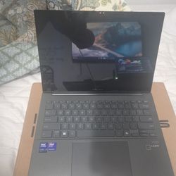 ASUS Zenbook 14 OLED Touch Laptop. Core Ultra 9. 32GB RAM. 1TB SSD. Like New