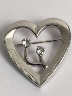VINTAGE STERLING SILVER BROOCH
