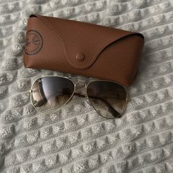 Ray Bans Sunglasses And Case 