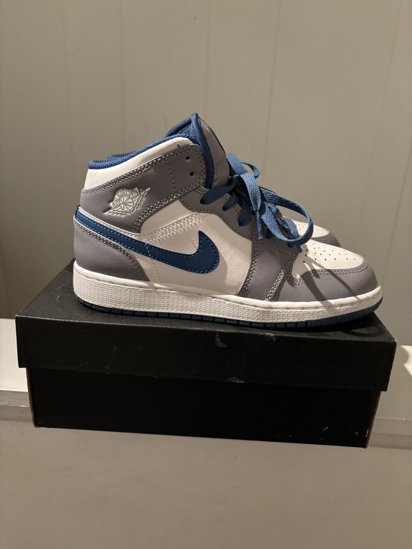 Jordan 1 Sz 4.5Y