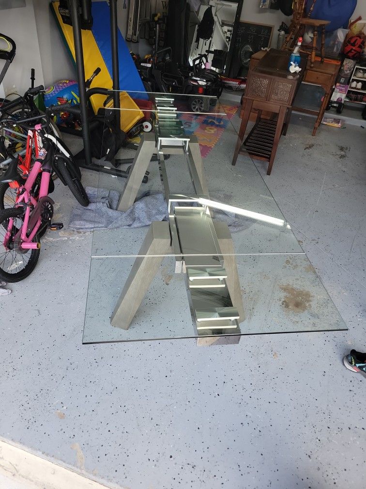 Beautiful Modern Glass Dining Table