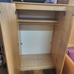 2 DOOR WIDE WARDROBE, VERY NICE, LOW AND WIDE (HOME34)