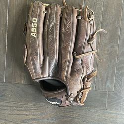 Wilson A950 Left Handed 12.5 Fielders Glove