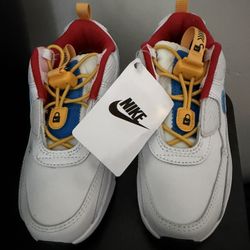 BRAND NEW NIKE AIR MAX SIZE 13C