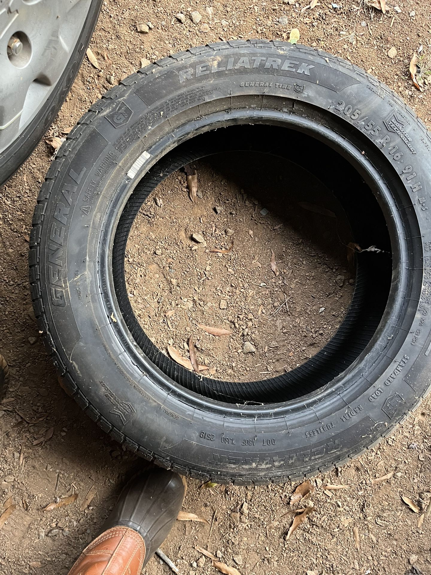 205/55/16 General Reliatrek Tire
