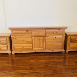 Wood Dresser with 2 nightstands 70x20x35