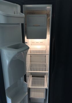 FRIDGE/FREEZER