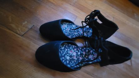 Girls black shoes