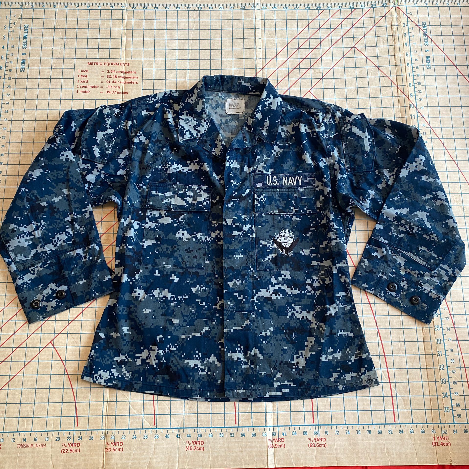 US Navy Digital Camo Shirt Blue Small X-Short Height 59-63 Inches Chest 33-37