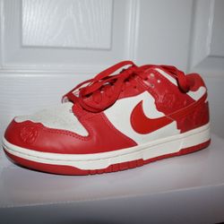 Nike Dunk Low Red "Roses"