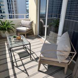 ✨ Modern Outdoor Lounge Chairs – Set of 2 – Great Condition